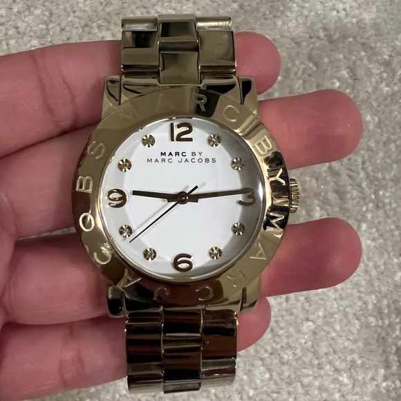 Marc Jacob Gold Watch - Picture 3 of 6